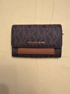 Michael Kors Jet Set 2 in 1 Wallet (NWOT)